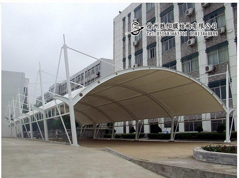 膜結構停車棚002